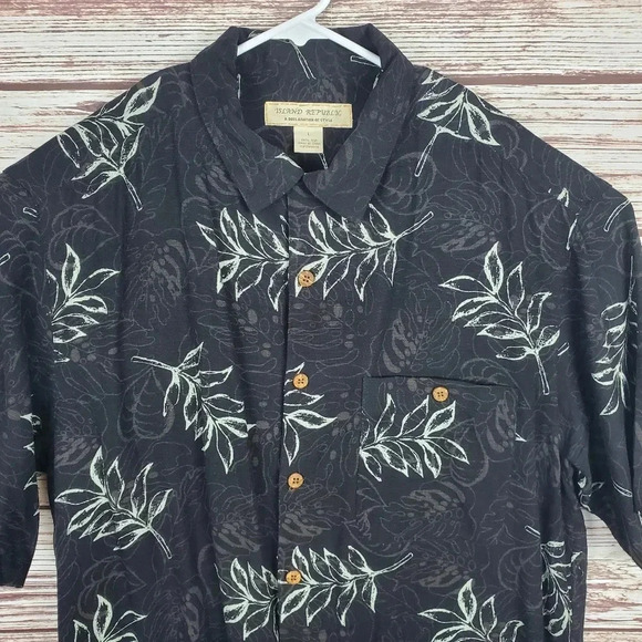 Island Republic Mens Large 100% Silk Short Sleeve Tropical Hawaiian Shirt #184 - Picture 2 of 8